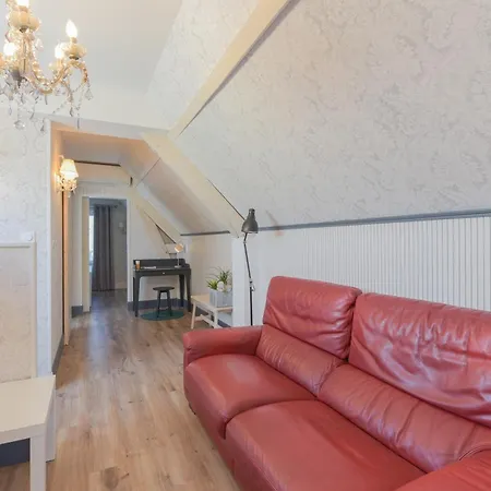 De La Douloustre Ferienhaus *
